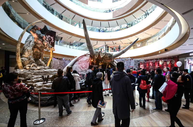 Illustration for article titled A Massive Warcraft Exhibit Just Made This Mall The Best One In The World